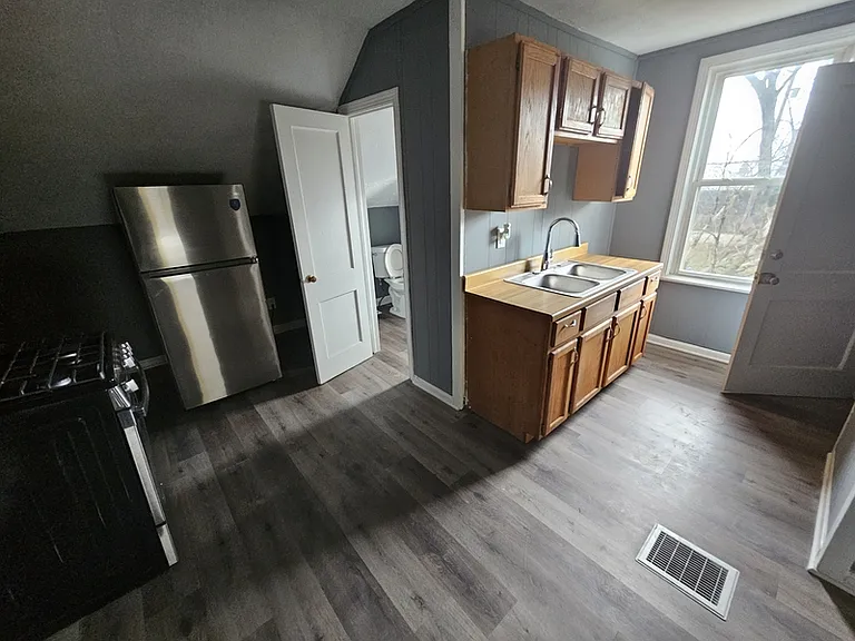 7040 Roy Ave — Photo 6