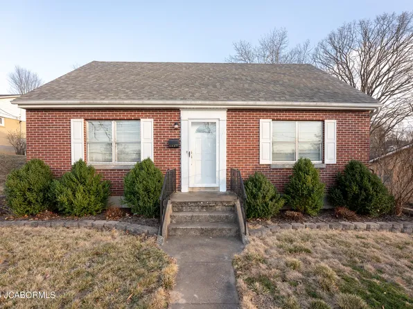 1507 Hough Park St, Jefferson City, MO 65101