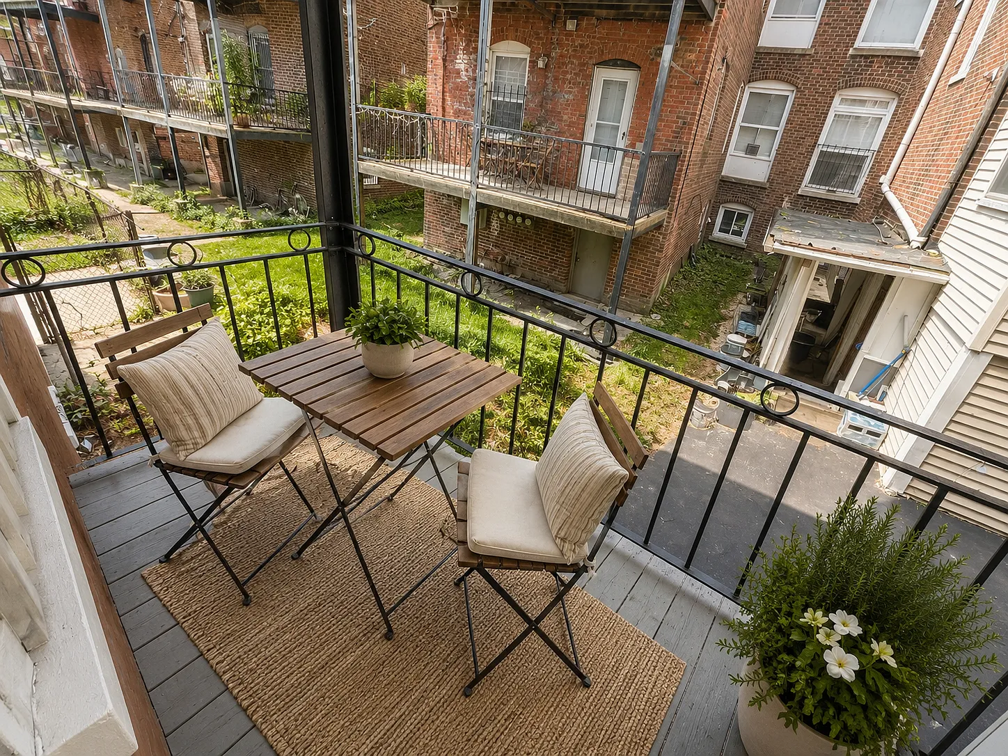 2 bed, 850 sqft, $2,700 — Photo 1