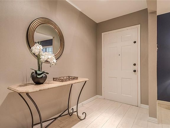 3rd image of 9740 Queenswood Ln