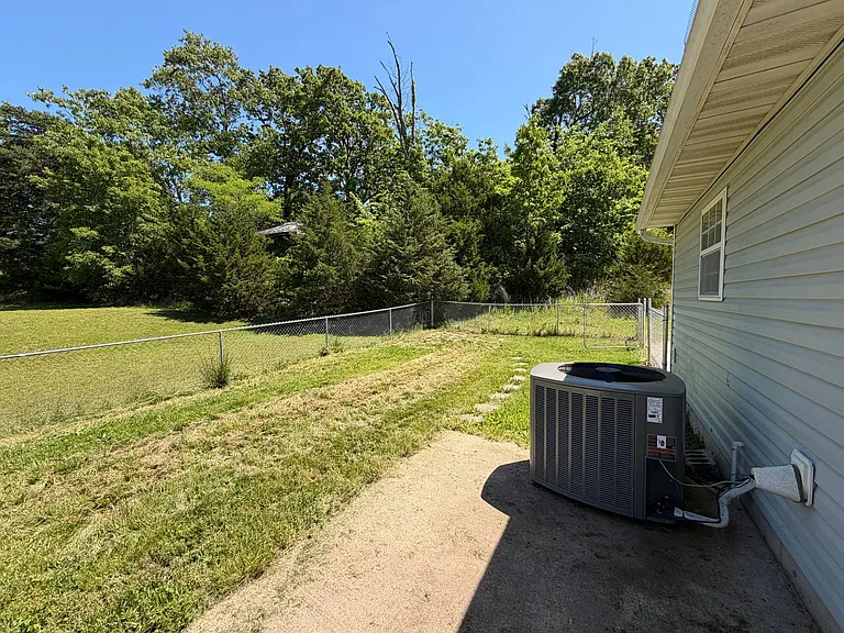 14615 Hobby Dr — Photo 22