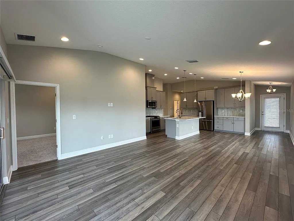3 bed, 2.0 bath, 1518 sqft, $2,550 — Photo 3