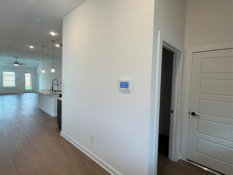 8123 Kay Harbor Dr — Photo 4