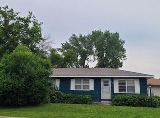 402-404 4th St NW, Dodge Center, MN 55927