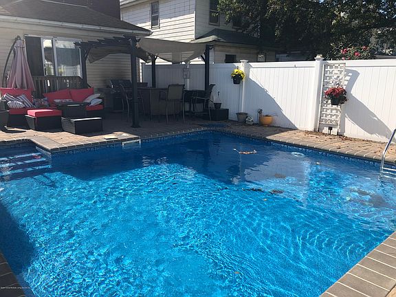 5th image of 59 Eldridge Ave