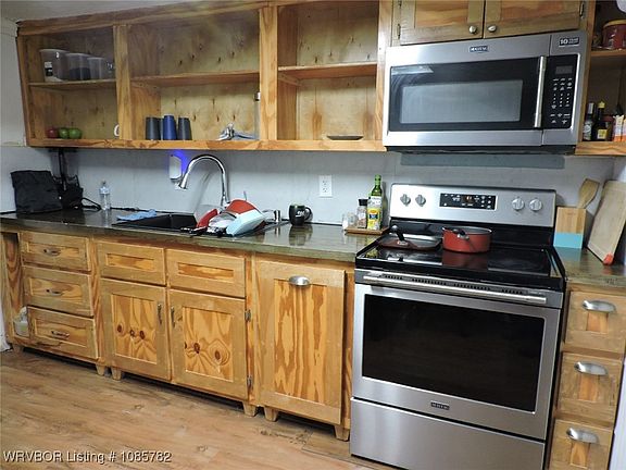 3rd image of 1605 S Greenwood Ave