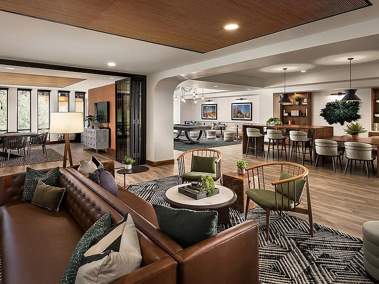 Entertainment Lounge