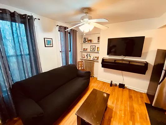 3rd image of 369 Manhattan Ave #2