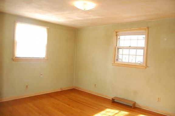 4th image of 3609 Kemp Dr