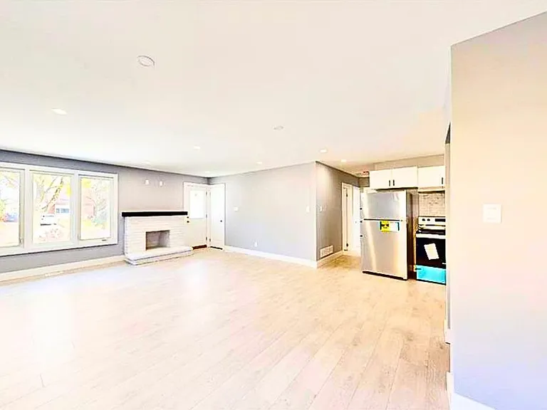77 Godfrey Dr — Photo 10