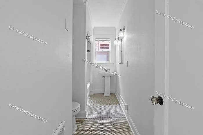 2076 NW Johnson St #201 — Photo 14