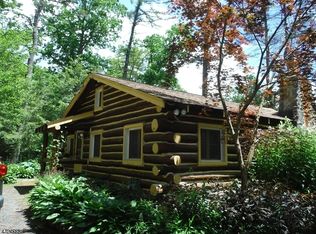 62 Pinecrest Trl, West Milford, NJ 07480