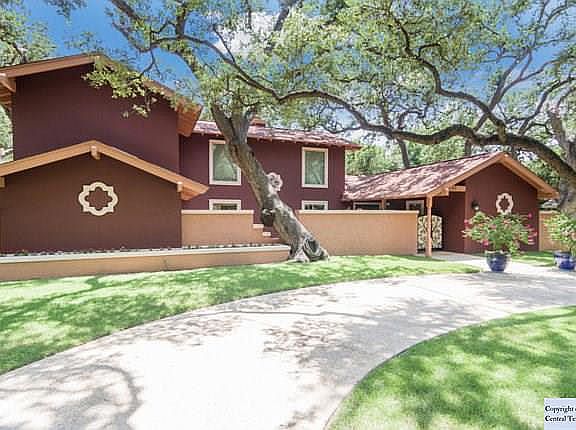 5th image of 3702 Marymont Dr