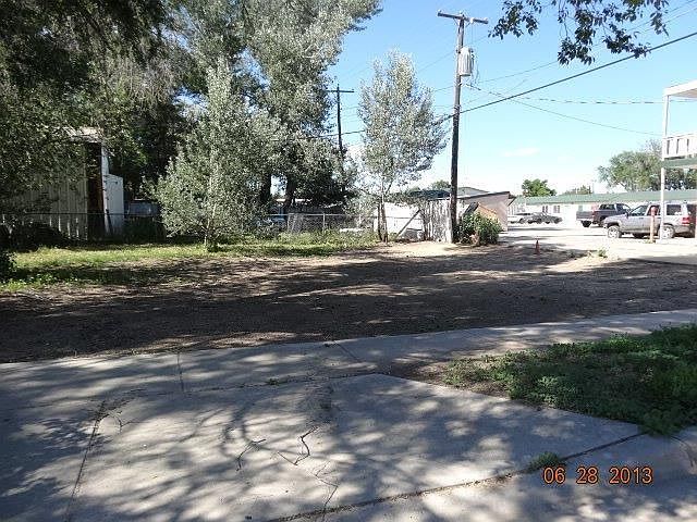 2nd image of 405 E 3rd St