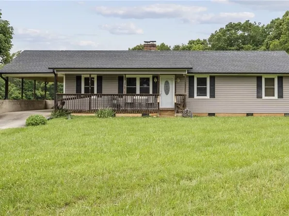 215 Tuttle Rd, Rural Hall, NC 27045