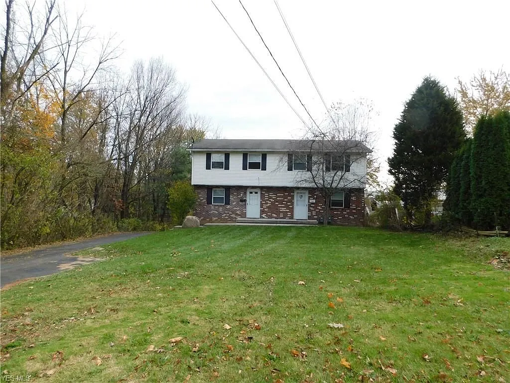 2826 Saint Elmo Ave NE photo 1
