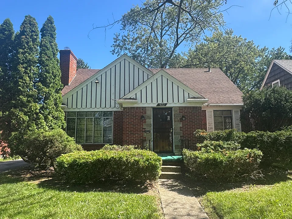 922 Secor Rd
