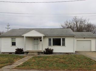 112 W 10th St, Burlington, IN 46915