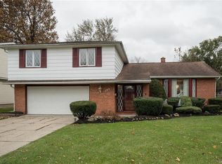 280 Cottonwood Dr, Williamsville, NY