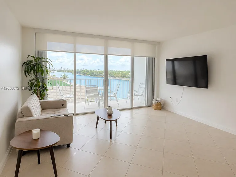 5838 Collins Ave #5G — Photo 13
