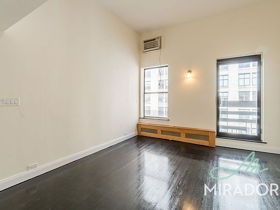 4th image of 455 Park Ave S Ph 2
