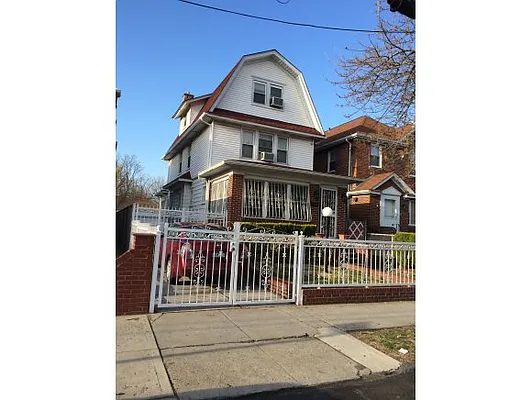 Sold by Metrostar Realty Corp. | media 1