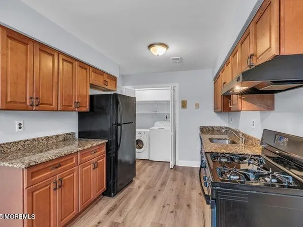 1617 Raspberry Ct, Edison, NJ 08817
