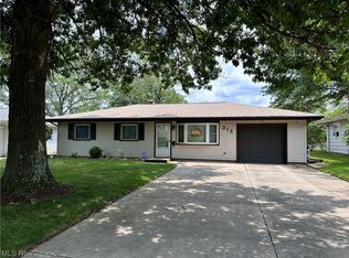 215 N Yorkshire Blvd, Youngstown, OH