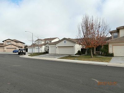 2nd image of 10 Hiller Ct