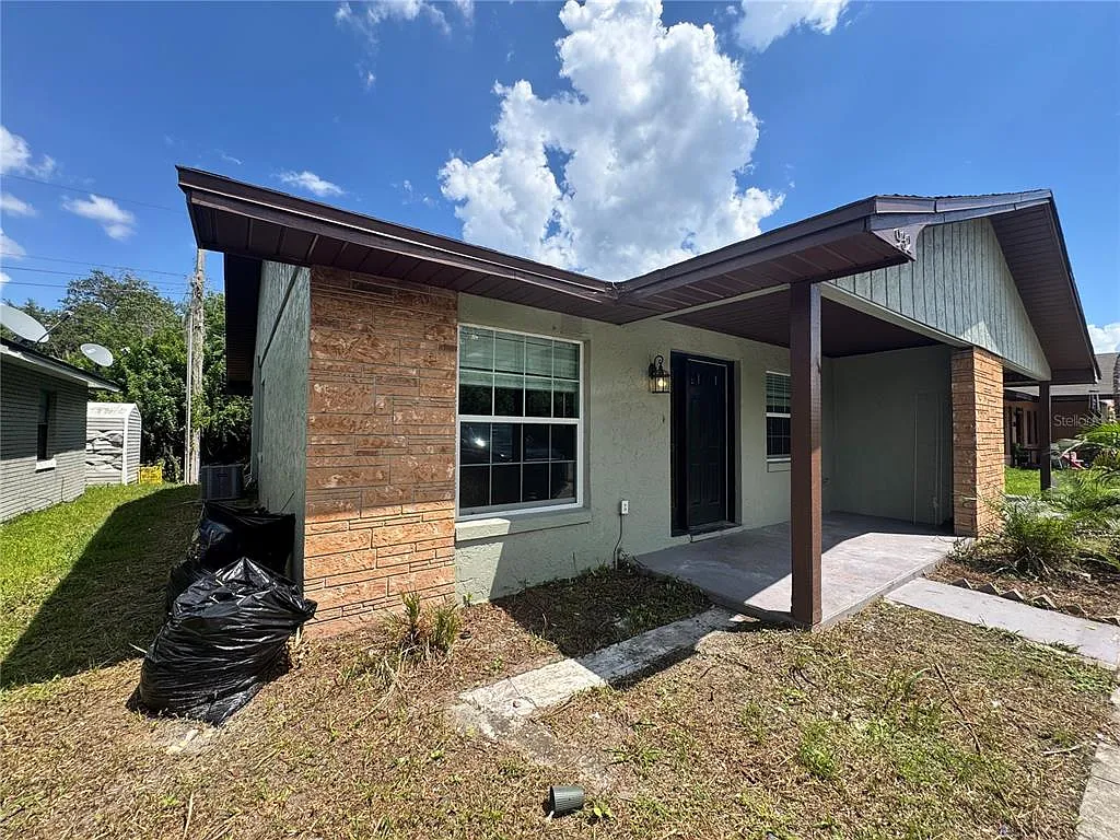 2 bed, 1.0 bath, 1025 sqft, $1,500 — Photo 2