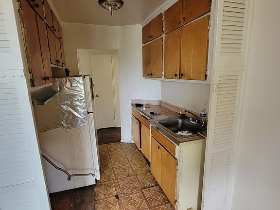 3rd image of 330 E 19th St #6E