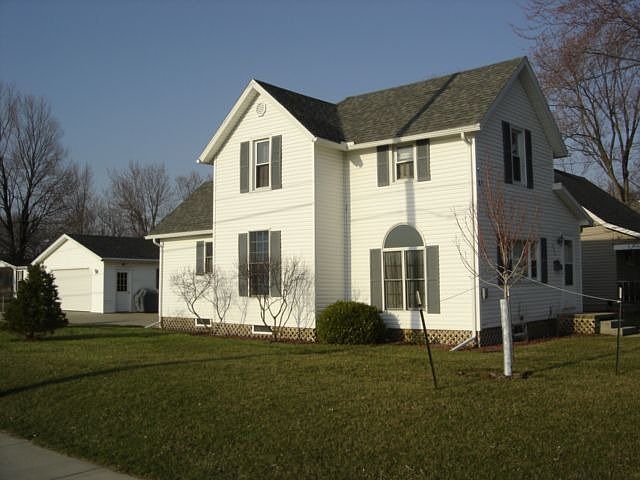 1st image of 344 E Leggett St