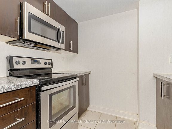 2nd image of 100 Dufay Rd #29
