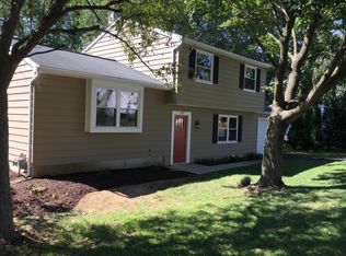 5828 Clarkson Dr, East Petersburg, PA 17520