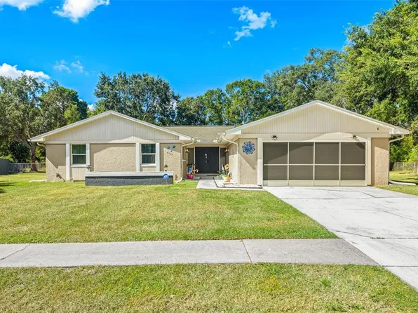 9182 Patio Ct, Spring Hill, FL 34608