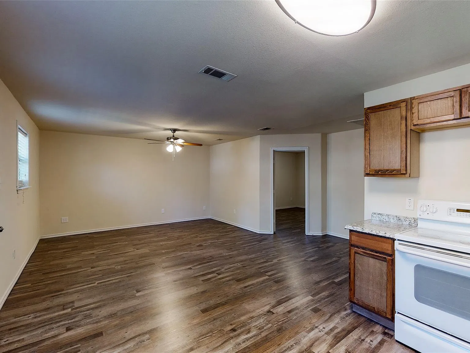 2 bed, 680 sqft, $1,200 — Photo 4