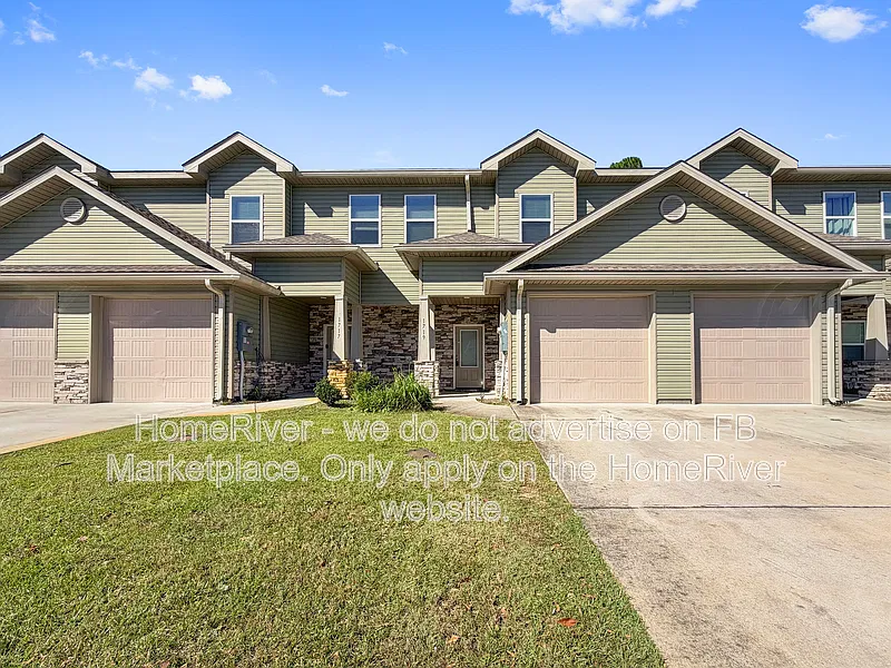 3 bed, 2.0 bath, 1404 sqft, $2,095 — Photo 2