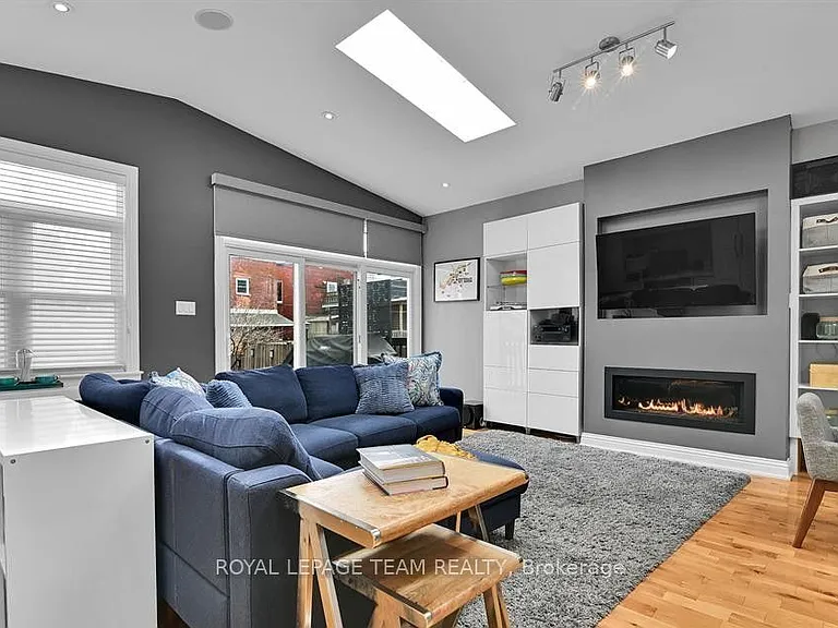 212 Flora St #1 — Photo 7