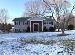 25 Pheasant Ln, Norwalk, CT 06854