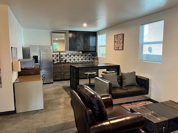 4th image of 6537 Lexington Ave #1