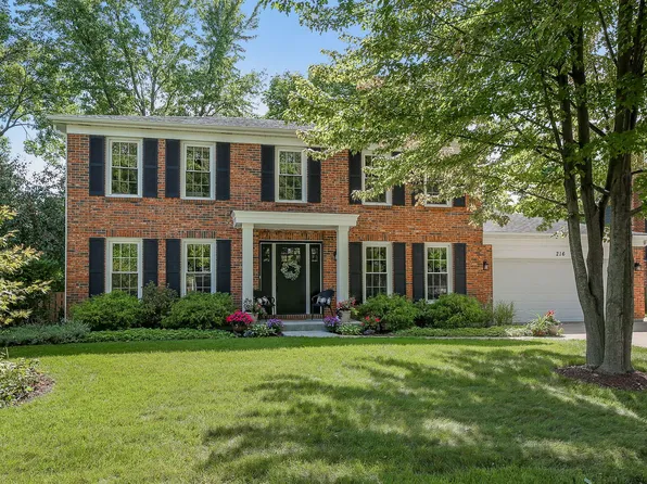 216 Waxwing Ave, Naperville, IL 60565