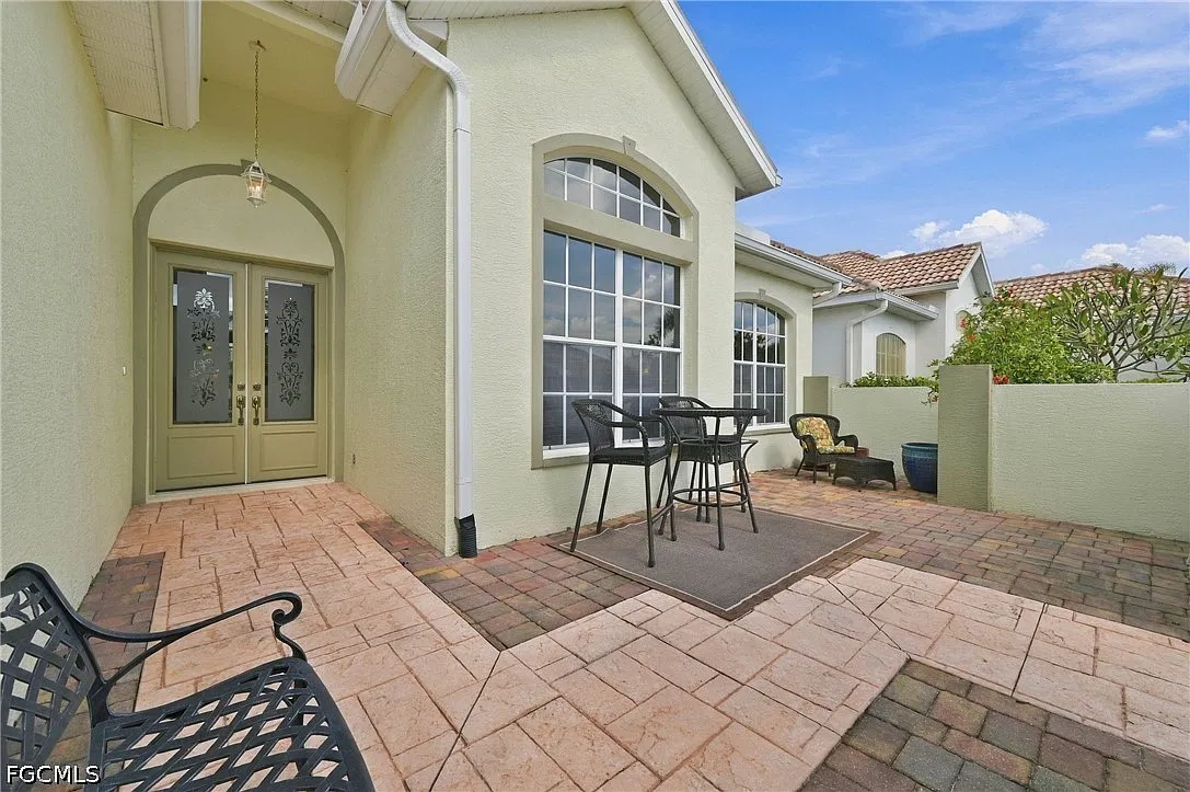 2 bed, 2.0 bath, 1871 sqft, $6,950 — Photo 3