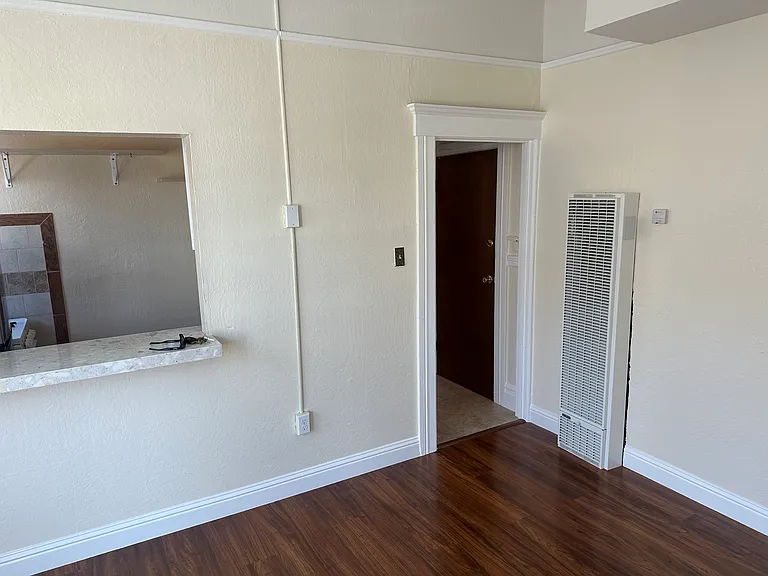 1501 Larkin St — Photo 9