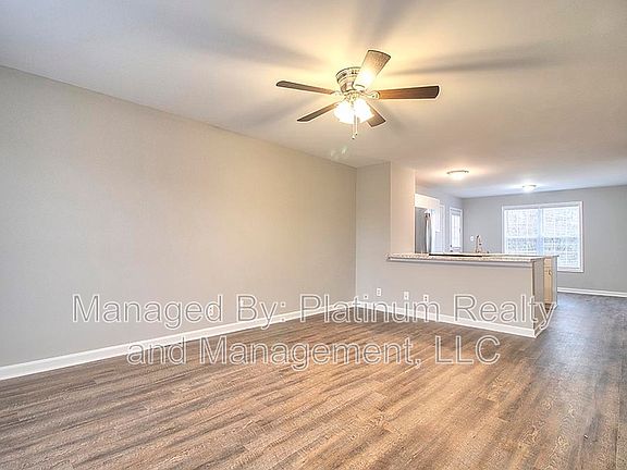 3rd image of 733 Shetland Dr