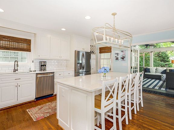 4th image of 105 W Tallulah Dr