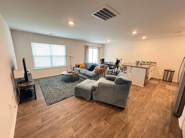 109 Oakmont Valley Trl — Photo 5