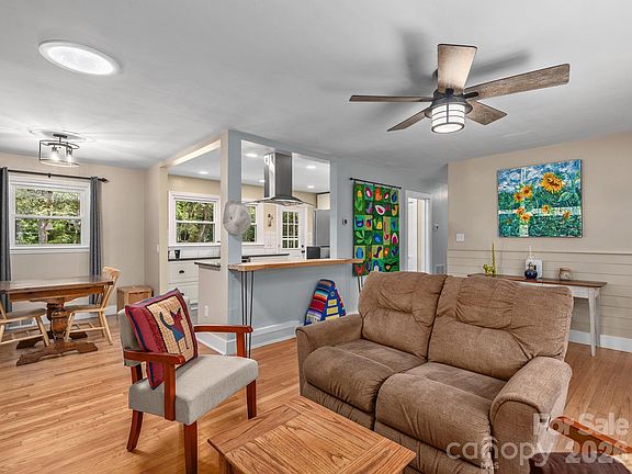 5th image of 33 Pinehurst Rd