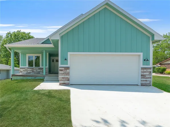 360 N Pleasant Hill Blvd, Pleasant Hill, IA 50327