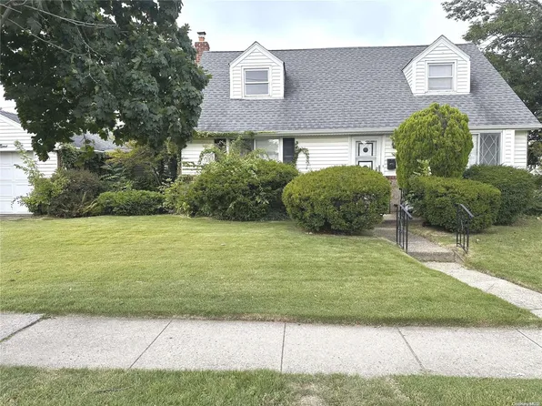 449 Herricks Road, New Hyde Park, NY 11040