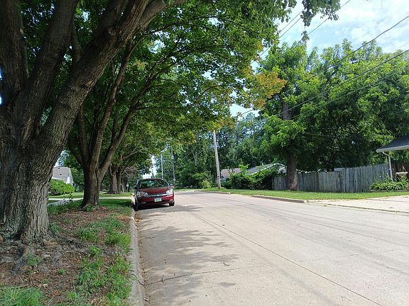 5th image of 2329 SE 8th St